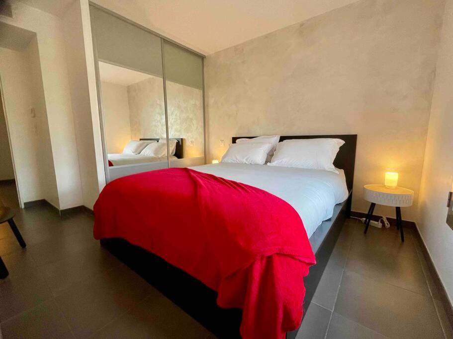 Superbe Appartement, Piscine, Vue Mer Et Montagnes Antibes Zewnętrze zdjęcie