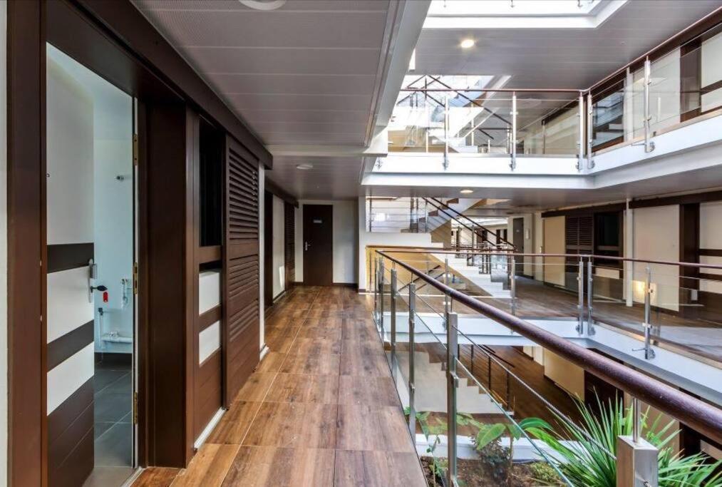 Superbe Appartement, Piscine, Vue Mer Et Montagnes Antibes Zewnętrze zdjęcie