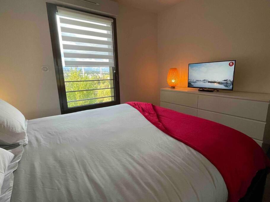 Superbe Appartement, Piscine, Vue Mer Et Montagnes Antibes Zewnętrze zdjęcie